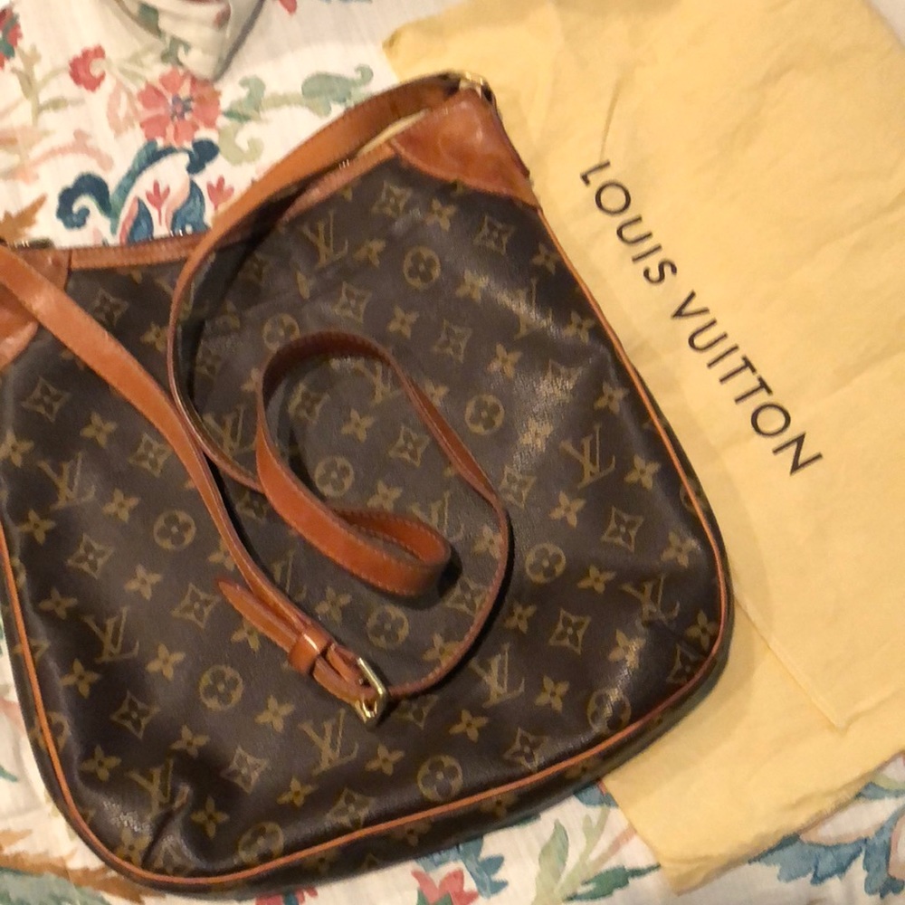 Louis Vuitton Crossbody authentic
